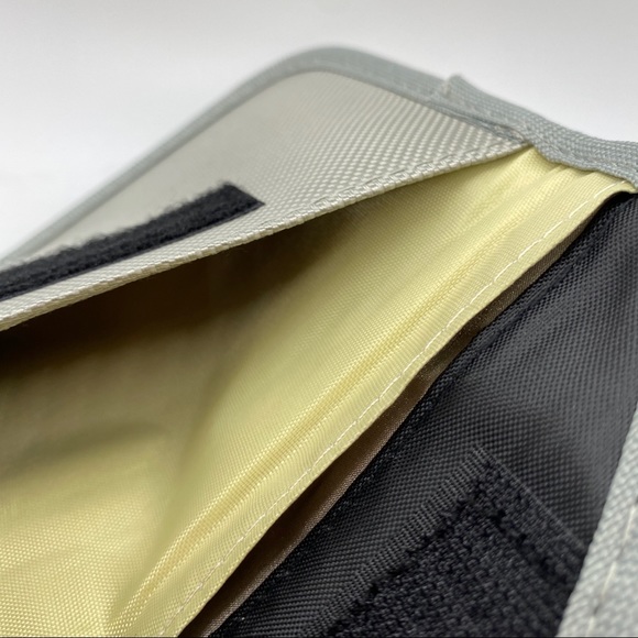 Faraday Signal Blocking 2-Pocket Bag - Picture 6 of 7